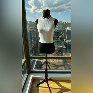 🆕 VICTORIA BECKHAM 🧿 Sleeveless Stretch Crochet Knit Top, White - Sz XS